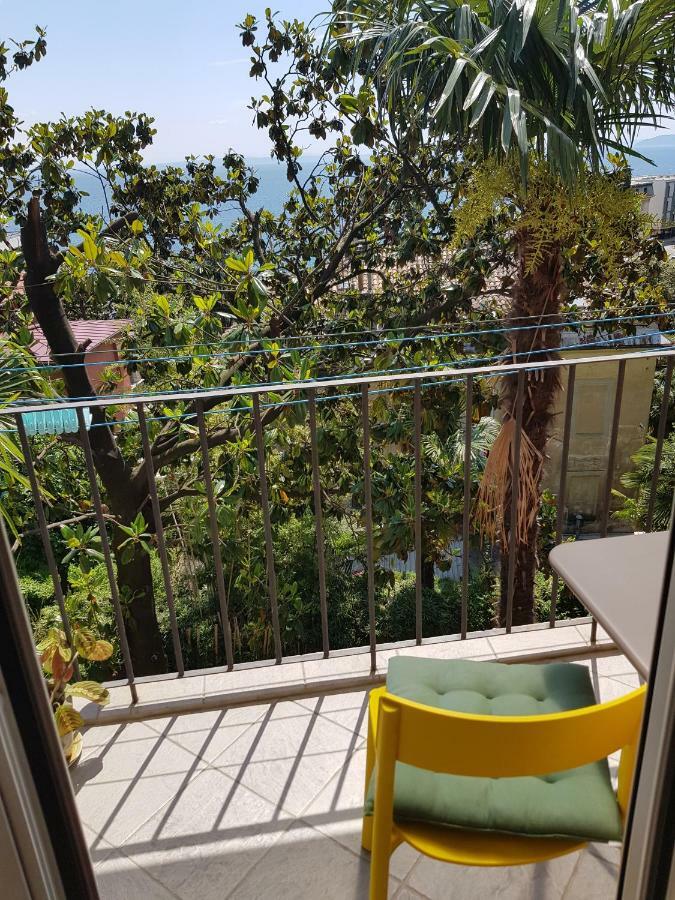 Sunny Apartment 150 M From The Sea Opatija Exterior photo